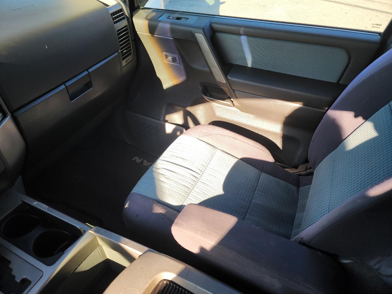 Nissan Titan LE King Cab 4WD 2006