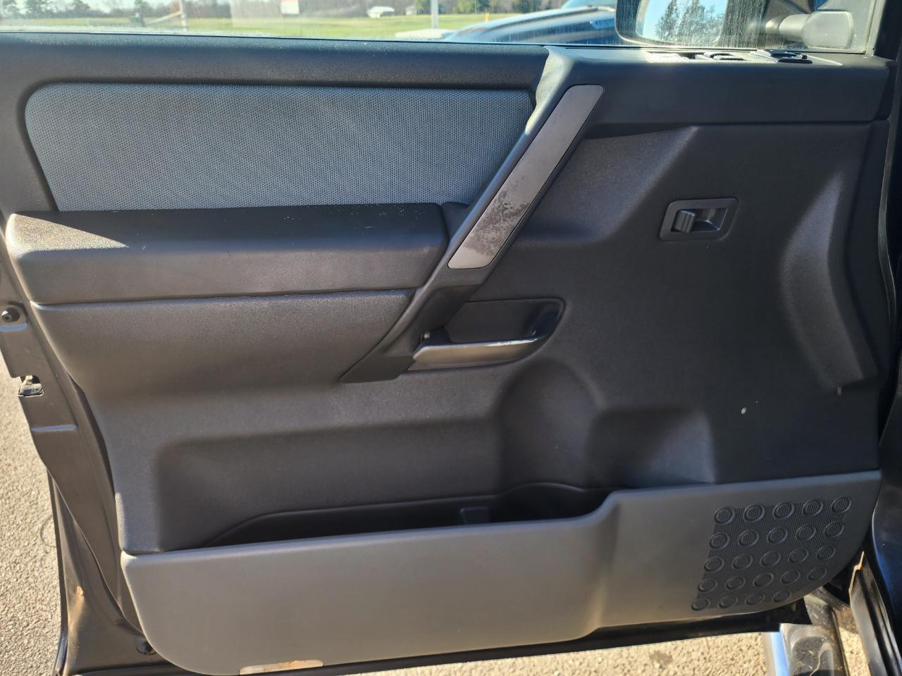 Nissan Titan LE King Cab 4WD 2006