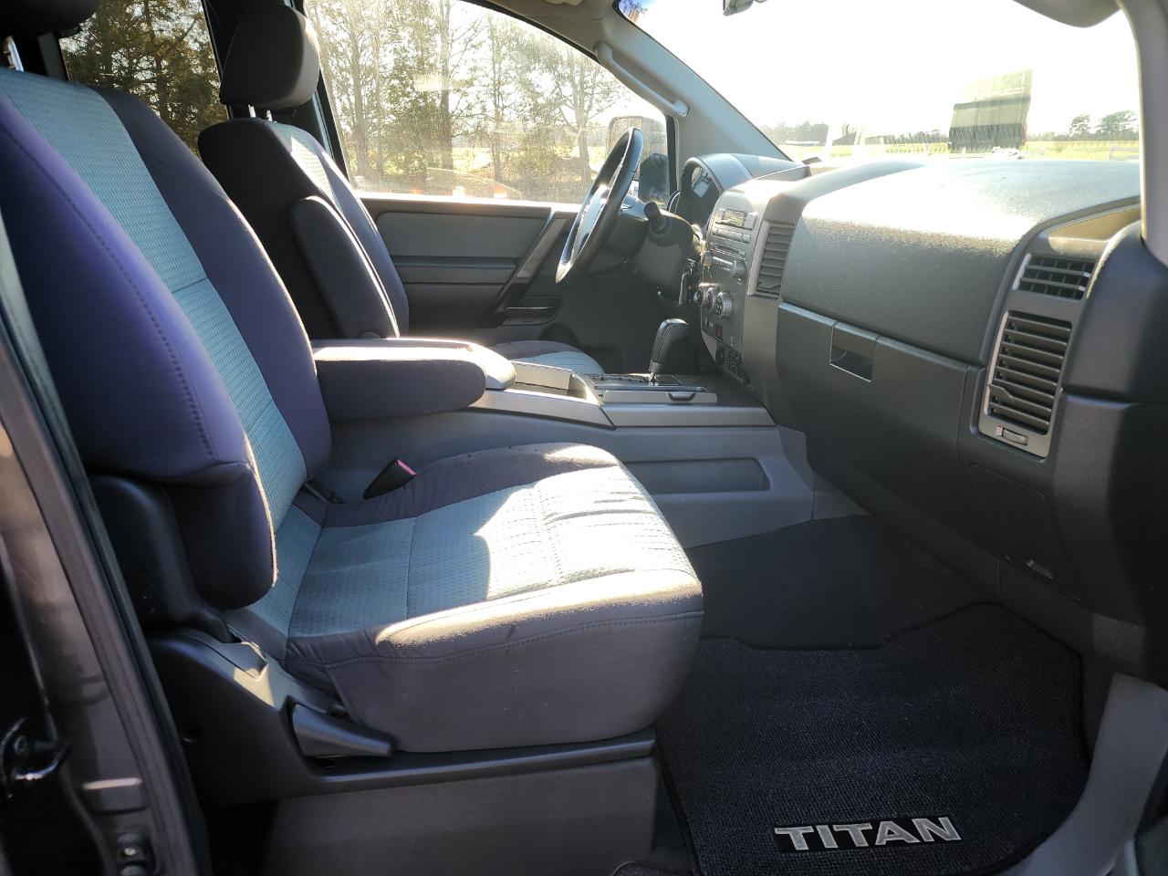 Nissan Titan LE King Cab 4WD 2006