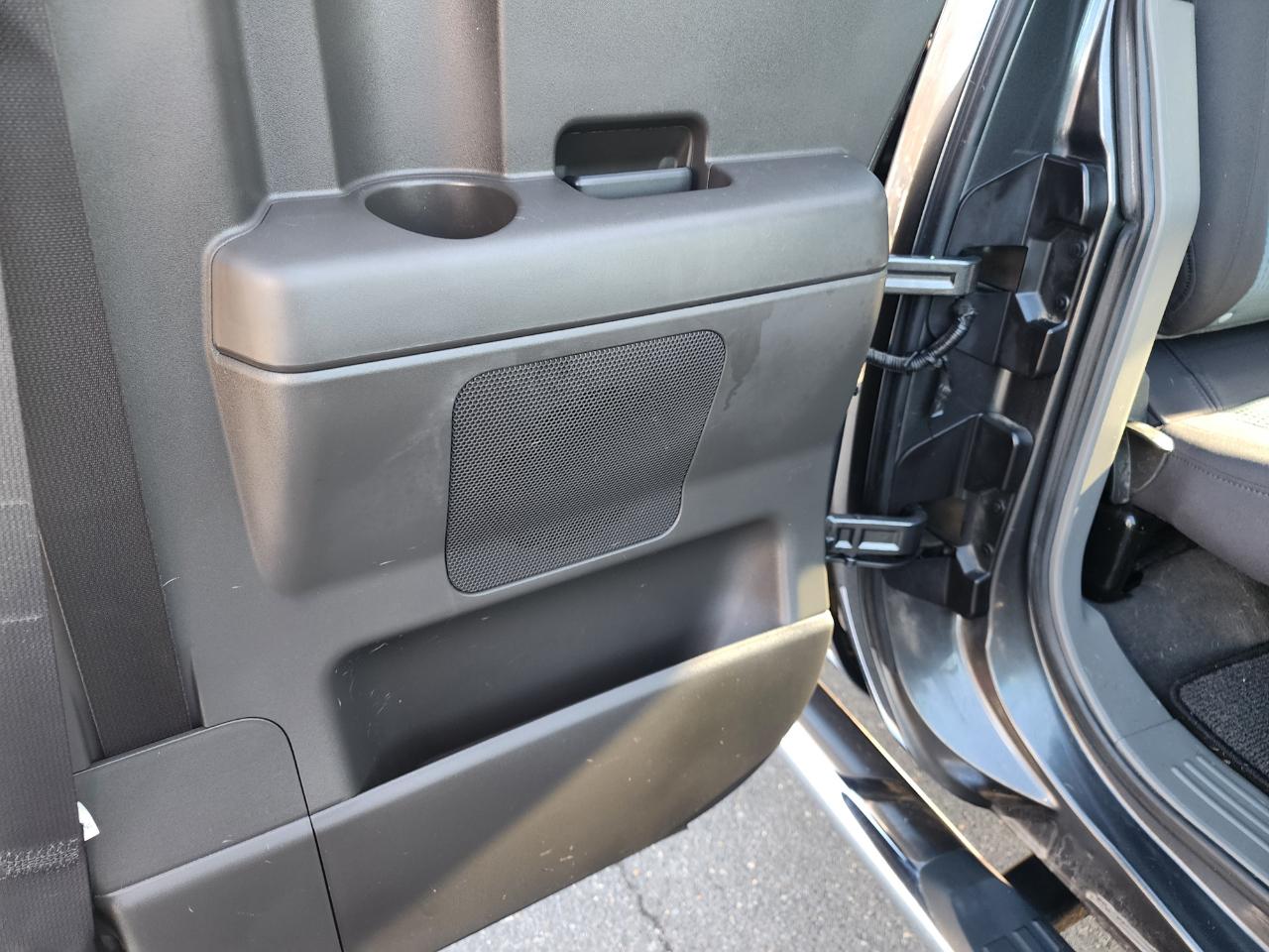 Nissan Titan LE King Cab 4WD 2006