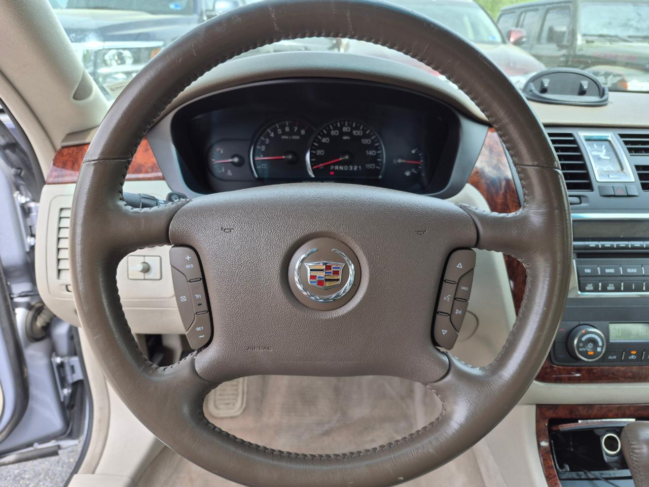 Cadillac DTS Sedan 2006