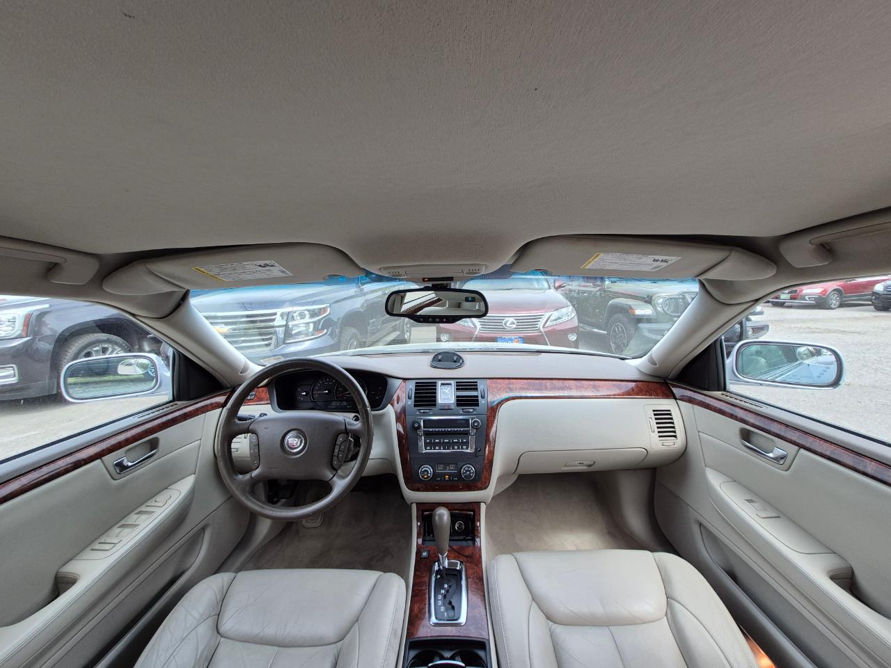 Cadillac DTS Sedan 2006