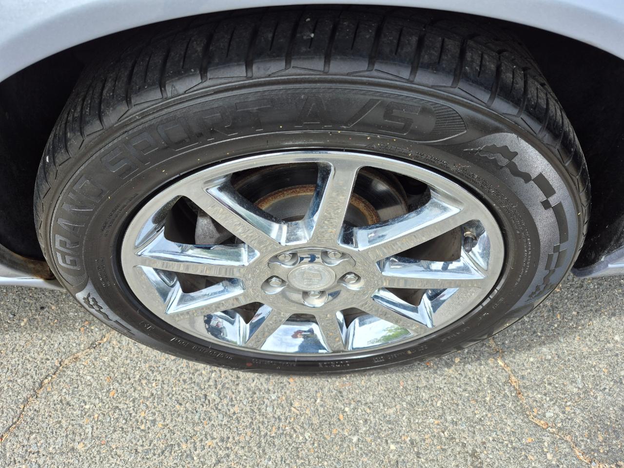 Cadillac DTS Sedan 2006