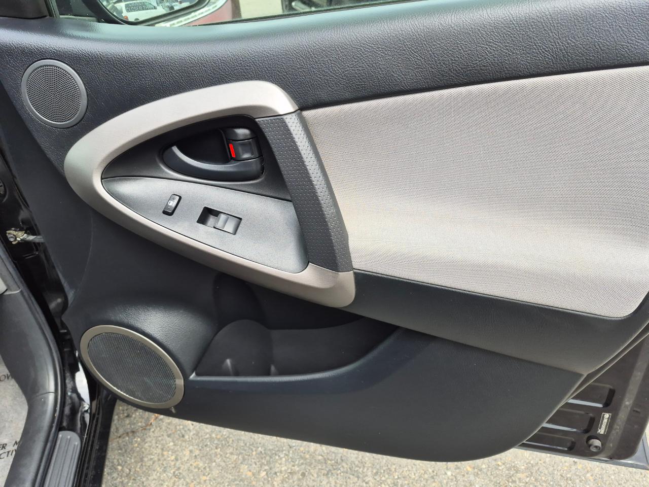 Toyota RAV4 Limited I4 4WD 2006