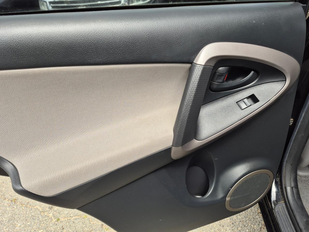 Toyota RAV4 Limited I4 4WD 2006