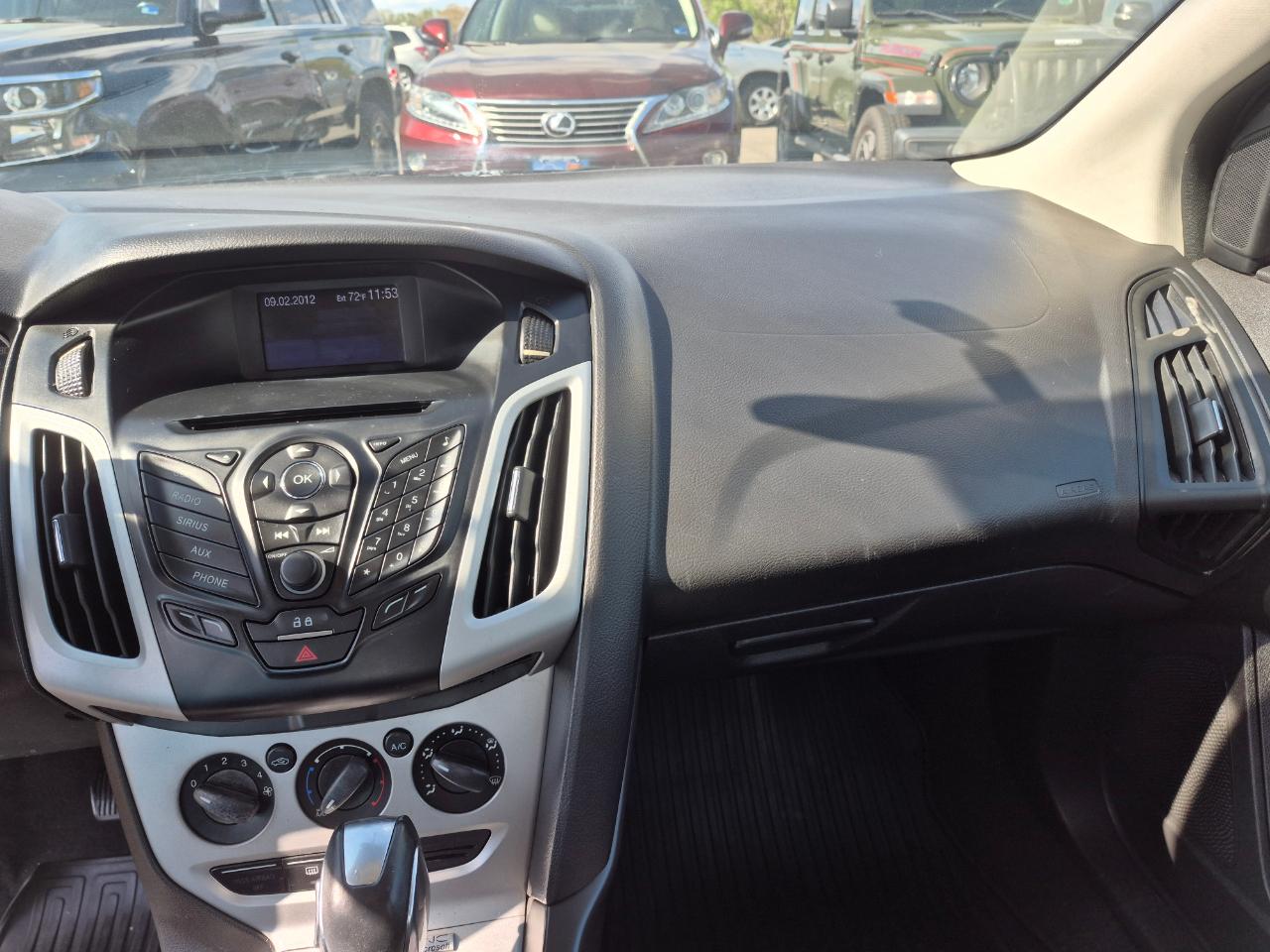 Ford Focus SE Sedan 2013