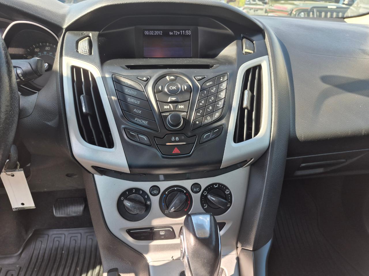 Ford Focus SE Sedan 2013