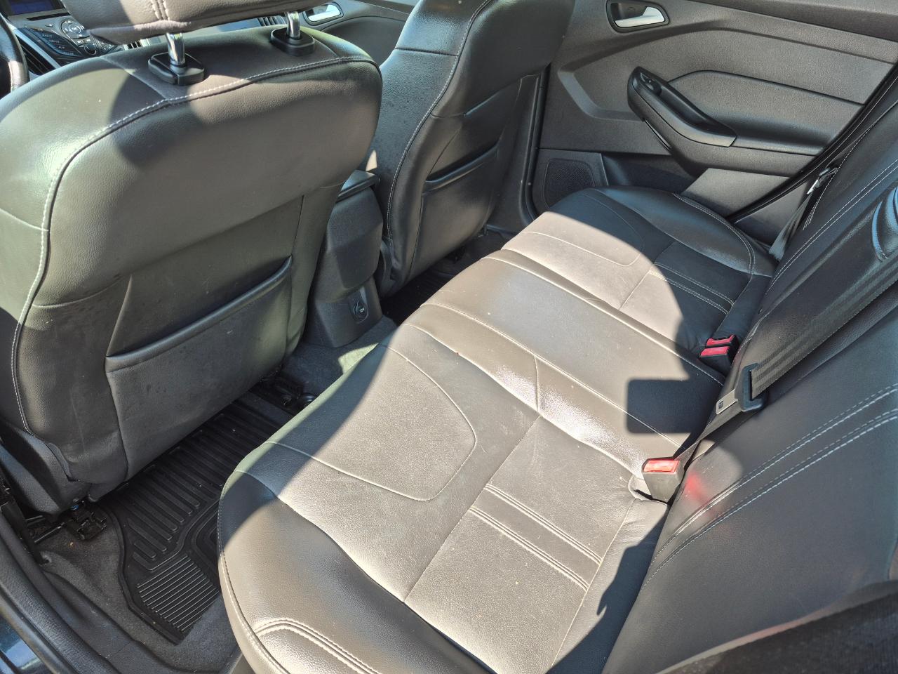 Ford Focus SE Sedan 2013