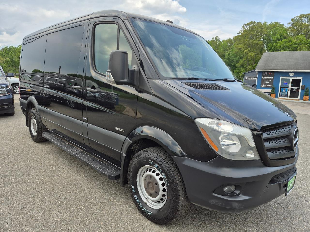 Mercedes-Benz Sprinter 2500 Passenger Van High Roof 144-in. WB 2014