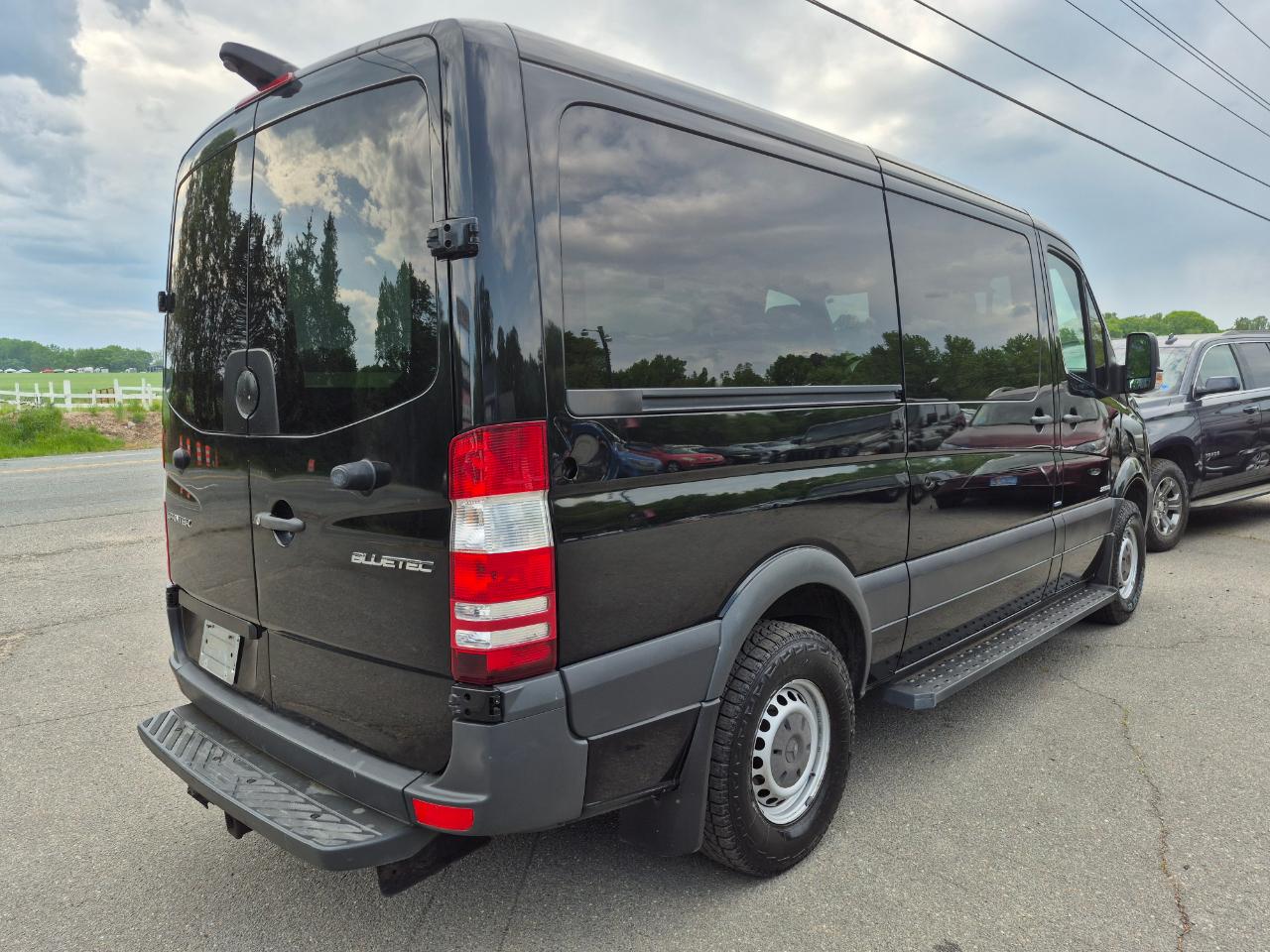 Mercedes-Benz Sprinter 2500 Passenger Van High Roof 144-in. WB 2014