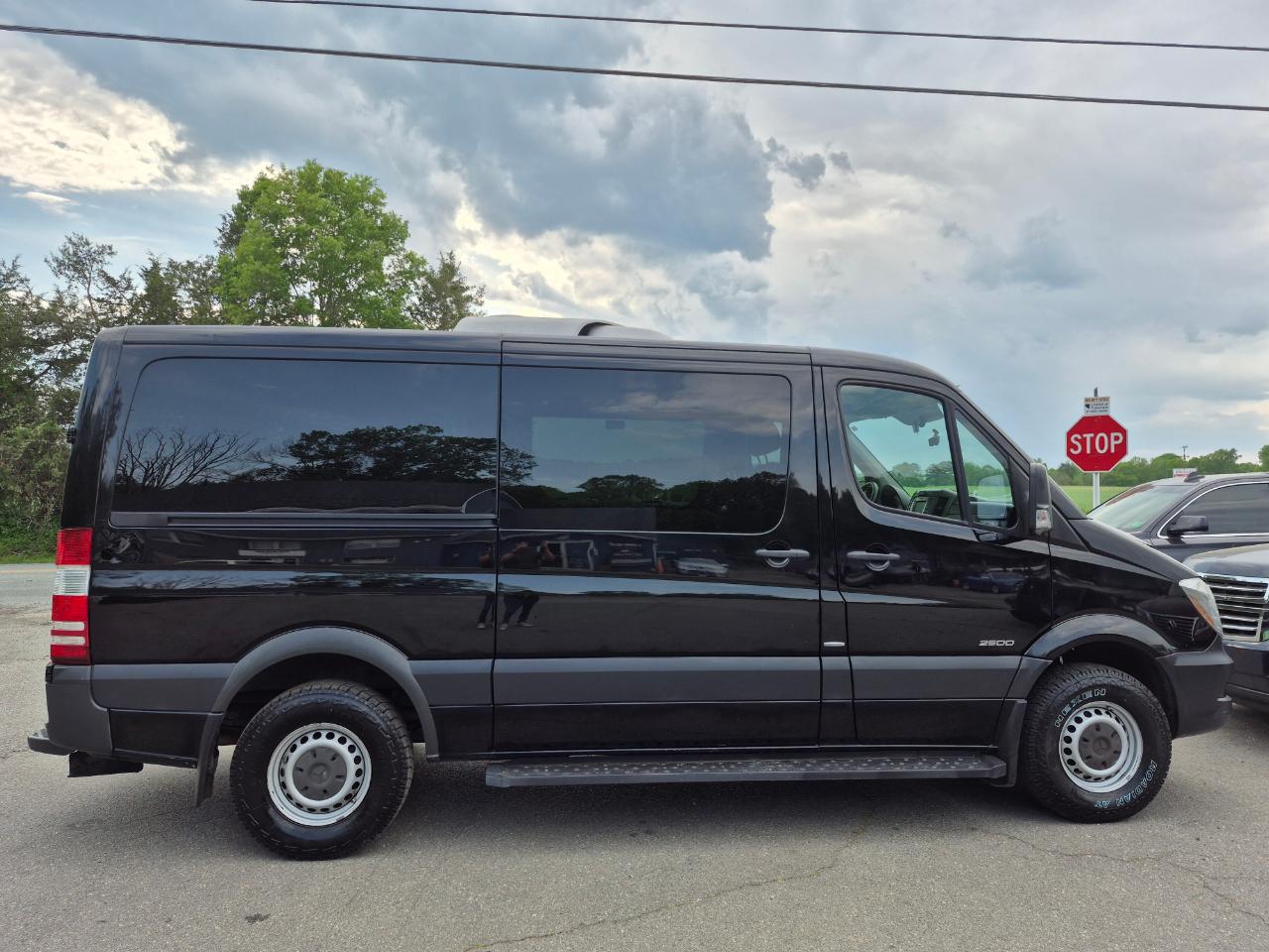 Mercedes-Benz Sprinter 2500 Passenger Van High Roof 144-in. WB 2014