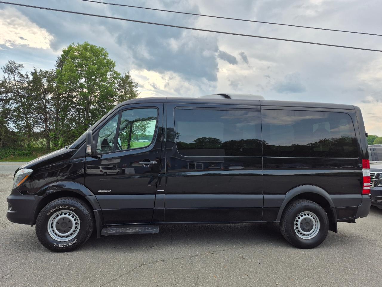 Mercedes-Benz Sprinter 2500 Passenger Van High Roof 144-in. WB 2014