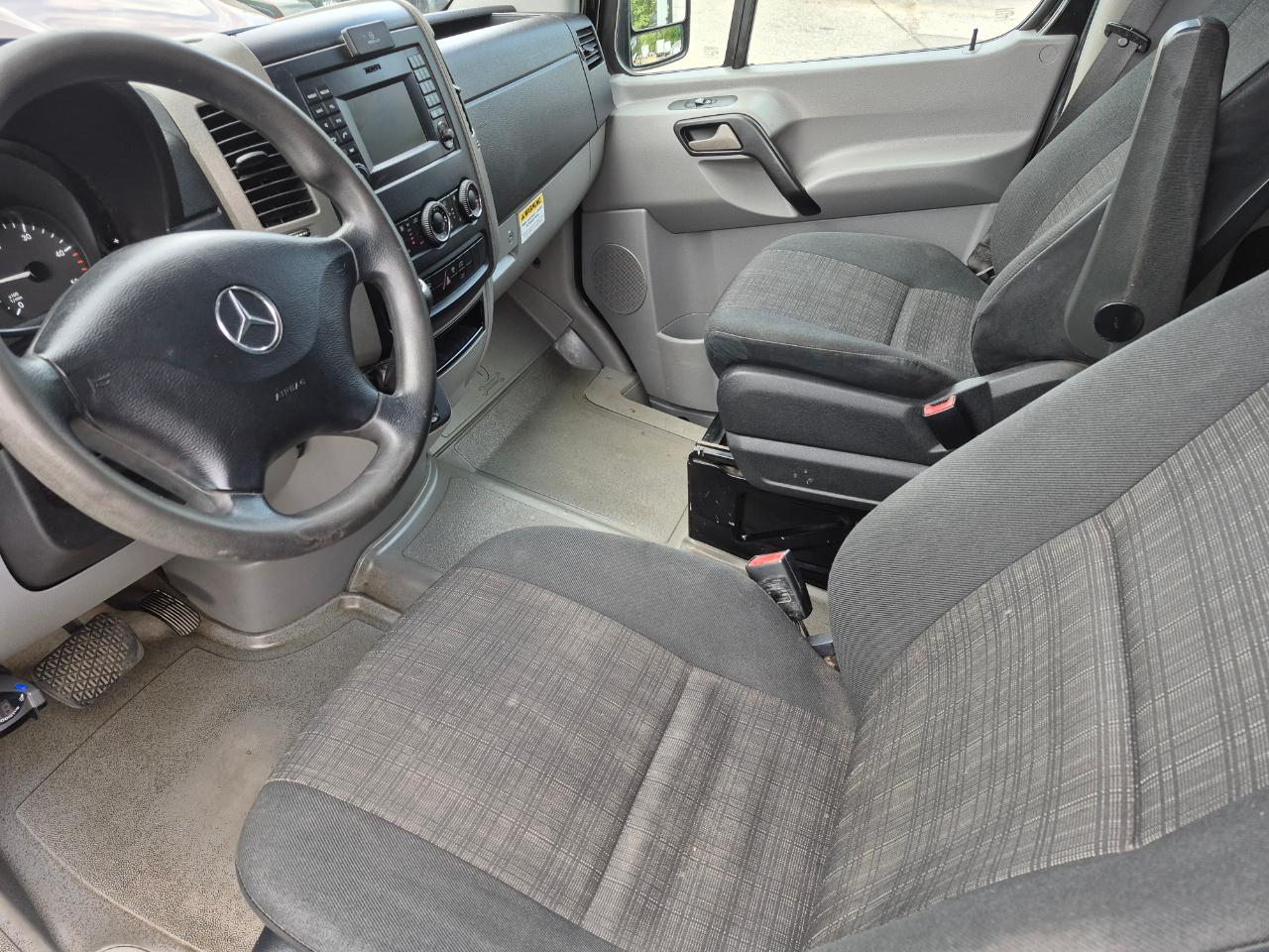 Mercedes-Benz Sprinter 2500 Passenger Van High Roof 144-in. WB 2014