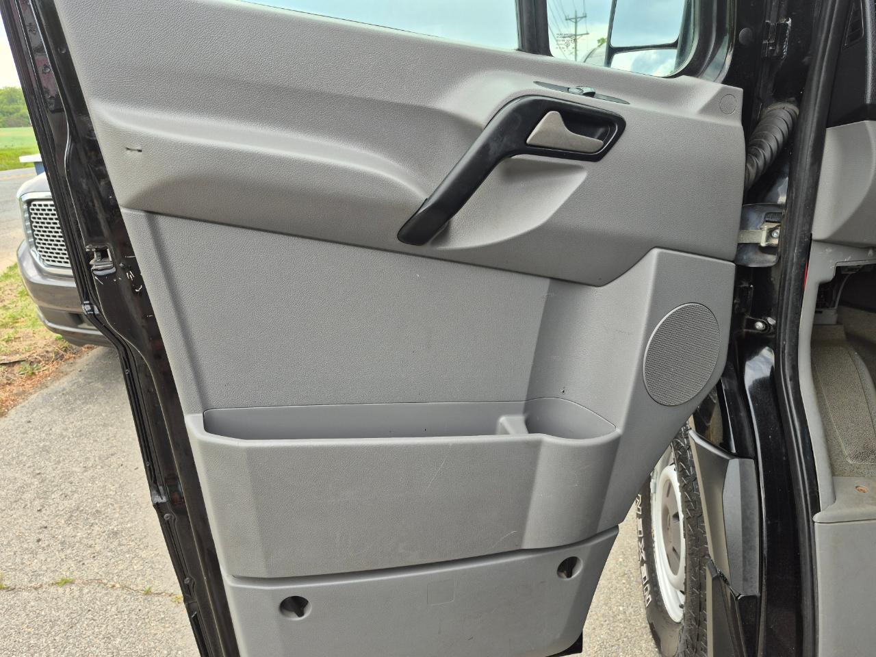 Mercedes-Benz Sprinter 2500 Passenger Van High Roof 144-in. WB 2014