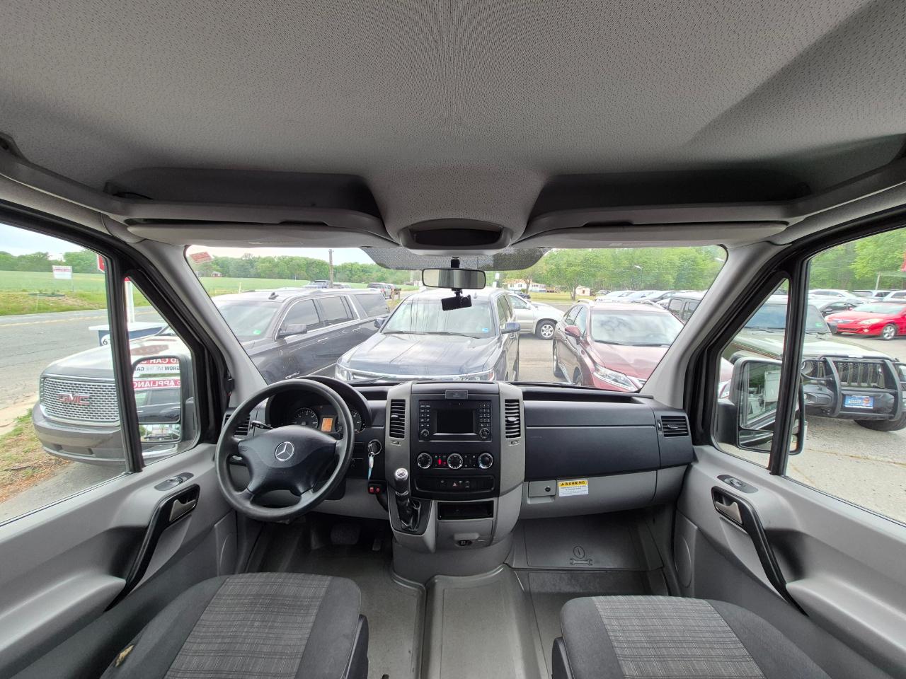 Mercedes-Benz Sprinter 2500 Passenger Van High Roof 144-in. WB 2014