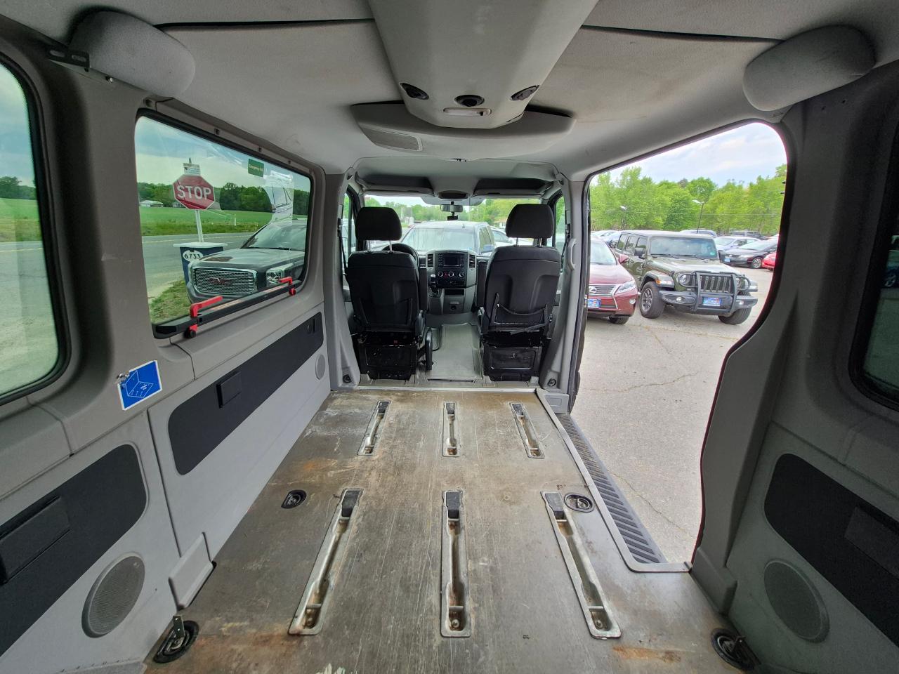 Mercedes-Benz Sprinter 2500 Passenger Van High Roof 144-in. WB 2014