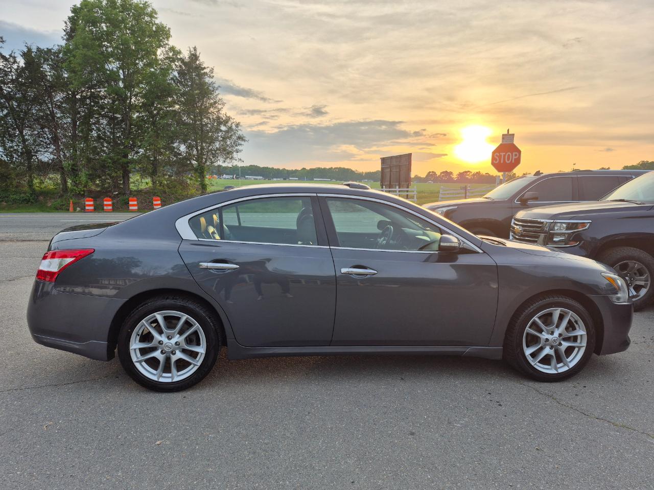 Nissan Maxima SV 2010
