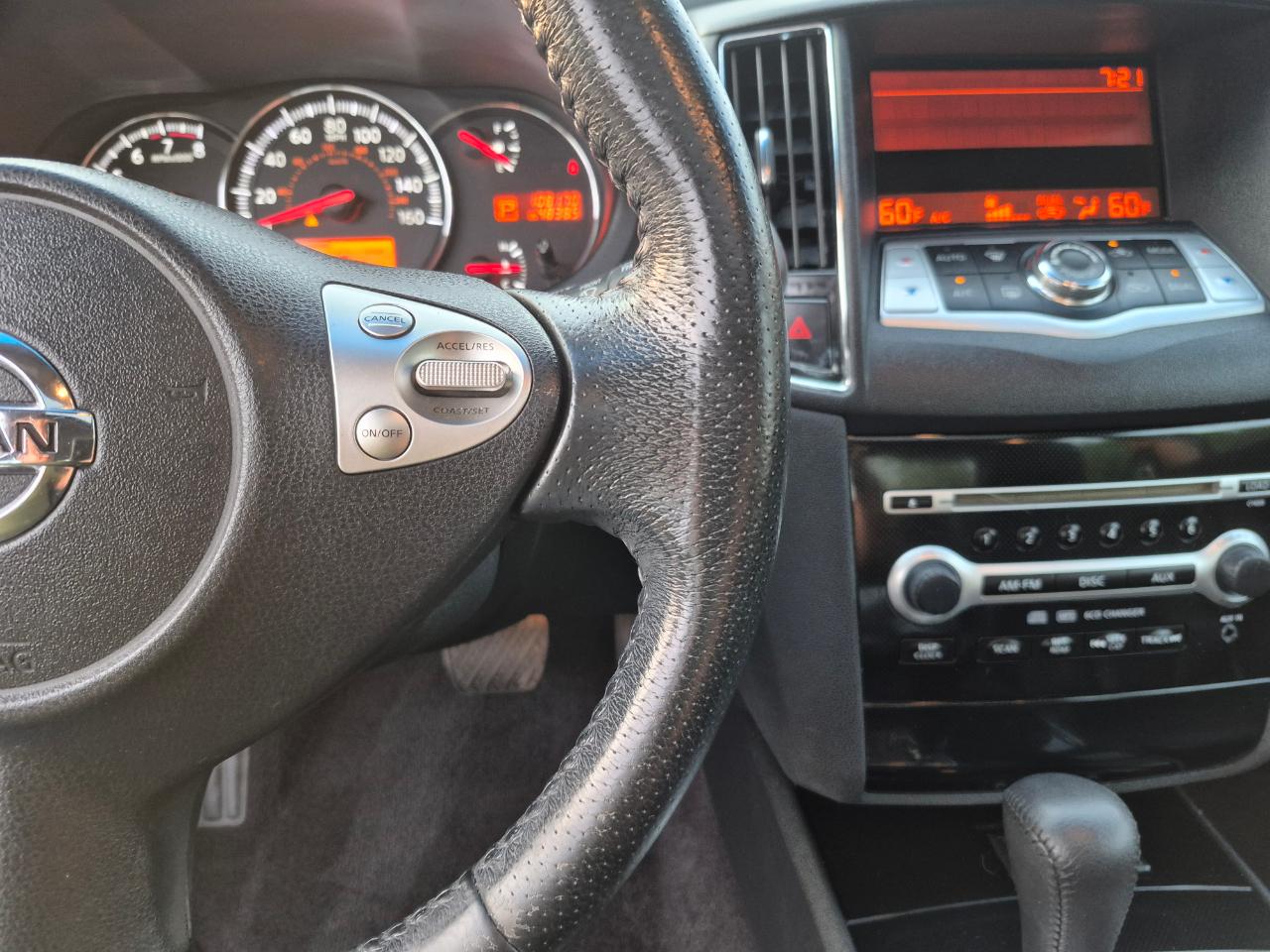 Nissan Maxima SV 2010