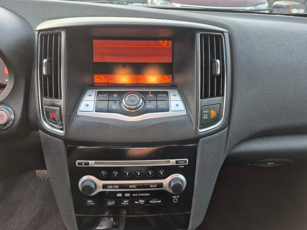 Nissan Maxima SV 2010