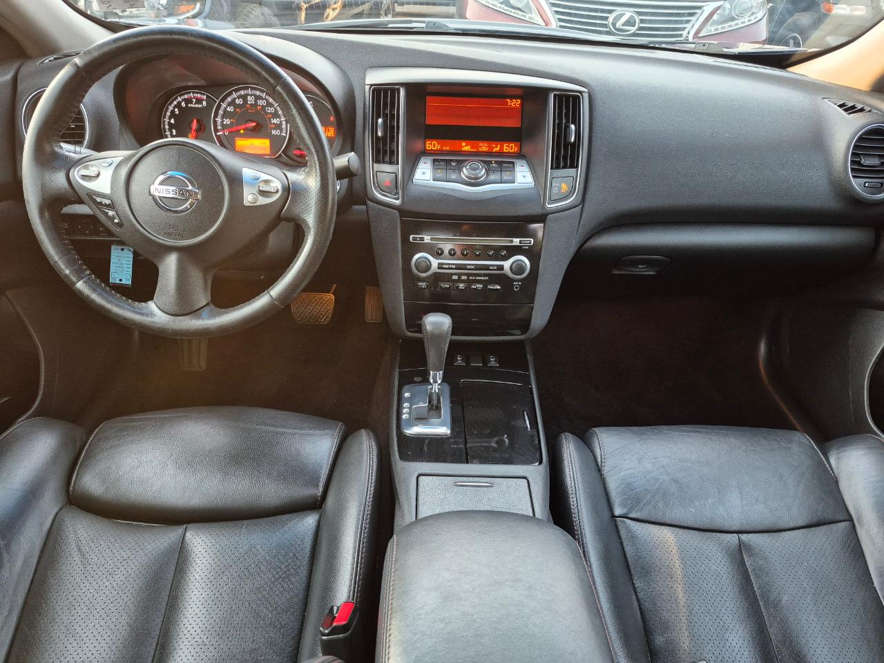 Nissan Maxima SV 2010