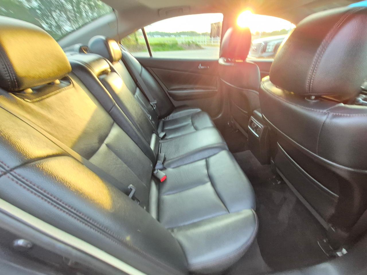 Nissan Maxima SV 2010