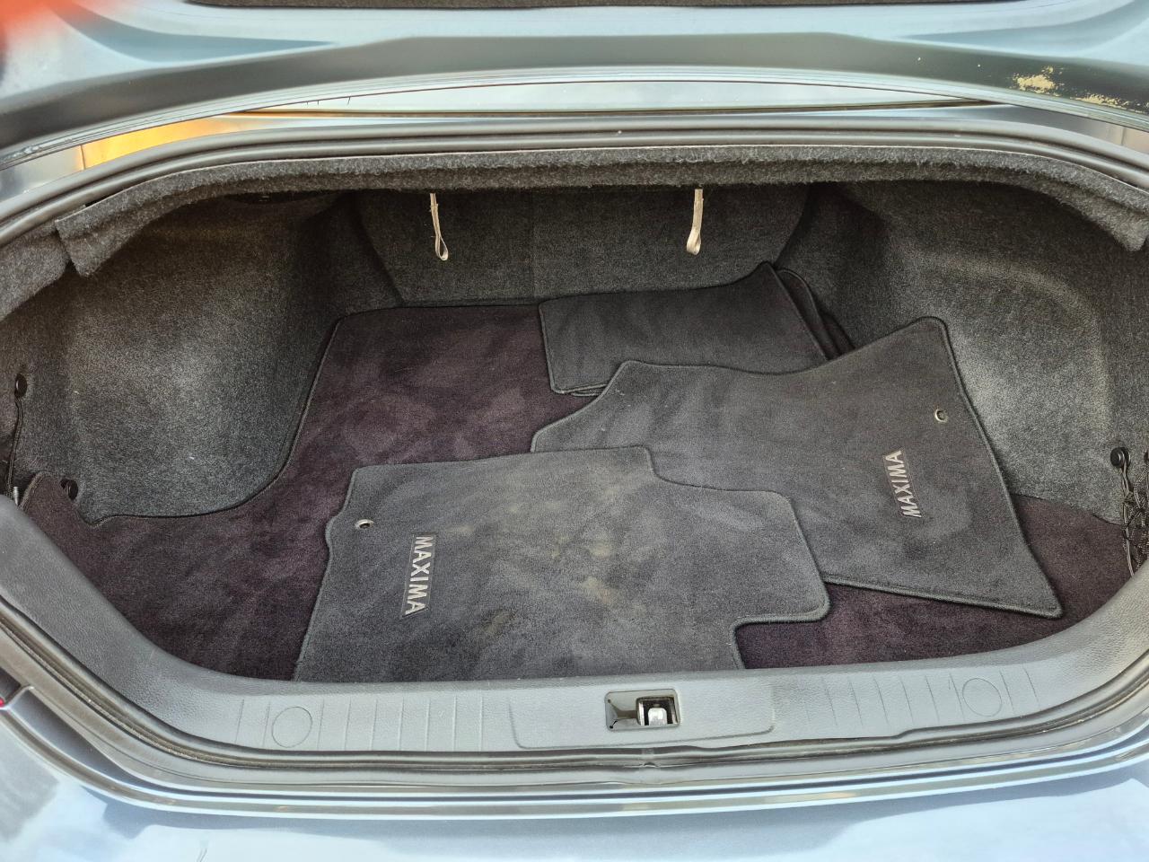 Nissan Maxima SV 2010