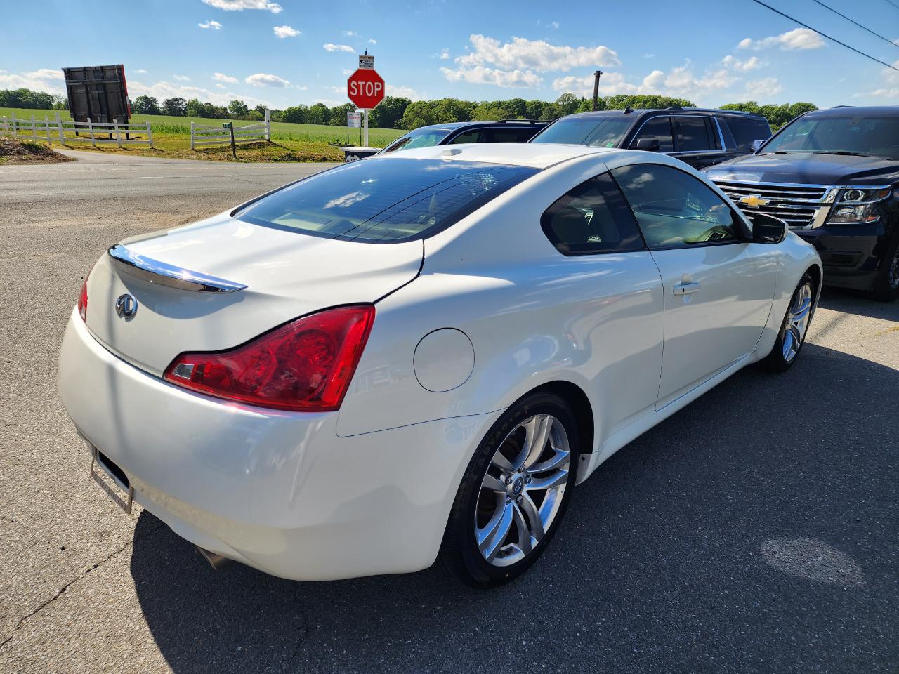 Infiniti G37 Base 2008