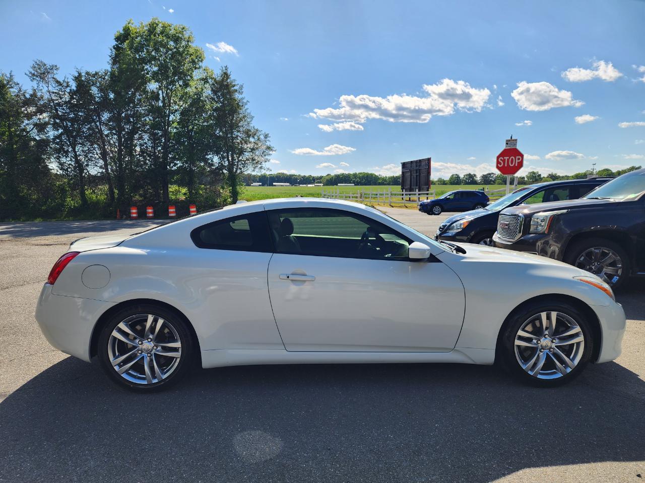 Infiniti G37 Base 2008
