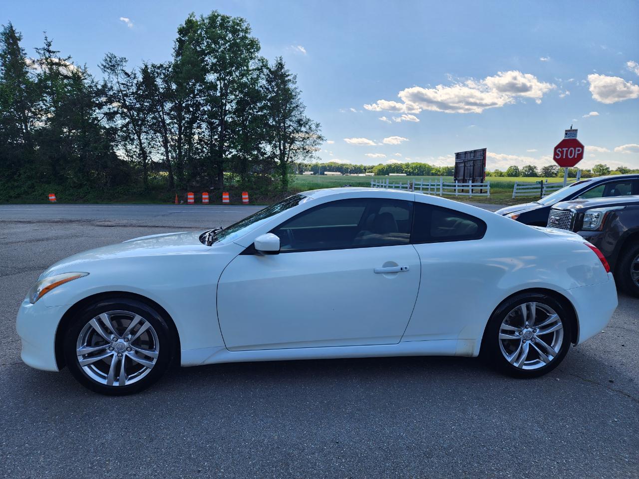 Infiniti G37 Base 2008