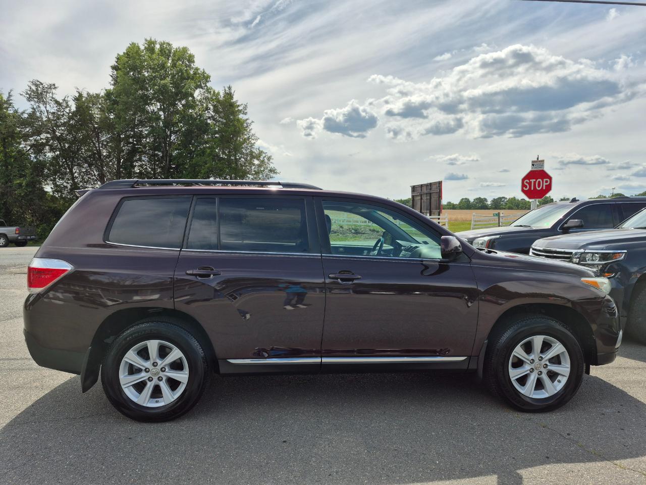 Toyota Highlander Base 2WD V6 2012