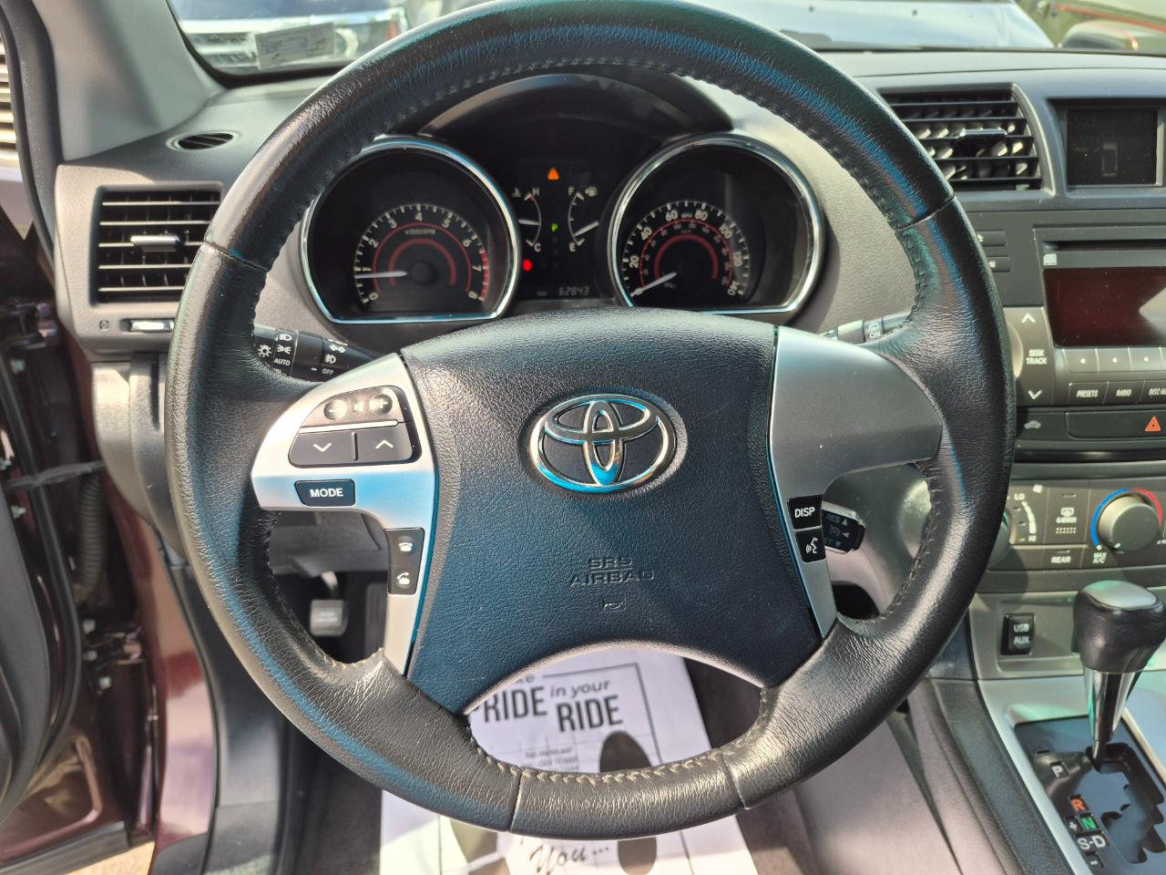 Toyota Highlander Base 2WD V6 2012