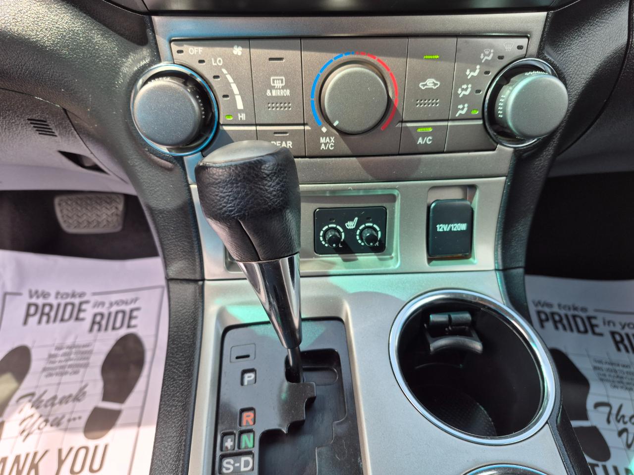 Toyota Highlander Base 2WD V6 2012