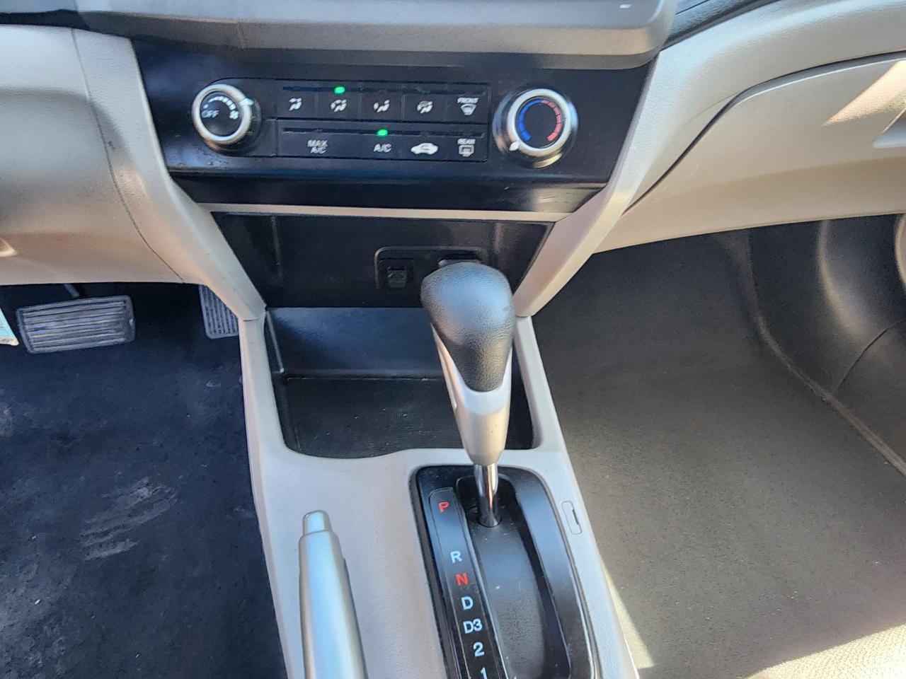 Honda Civic LX Coupe 5-Speed AT 2012