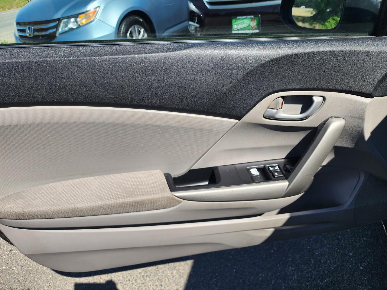Honda Civic LX Coupe 5-Speed AT 2012