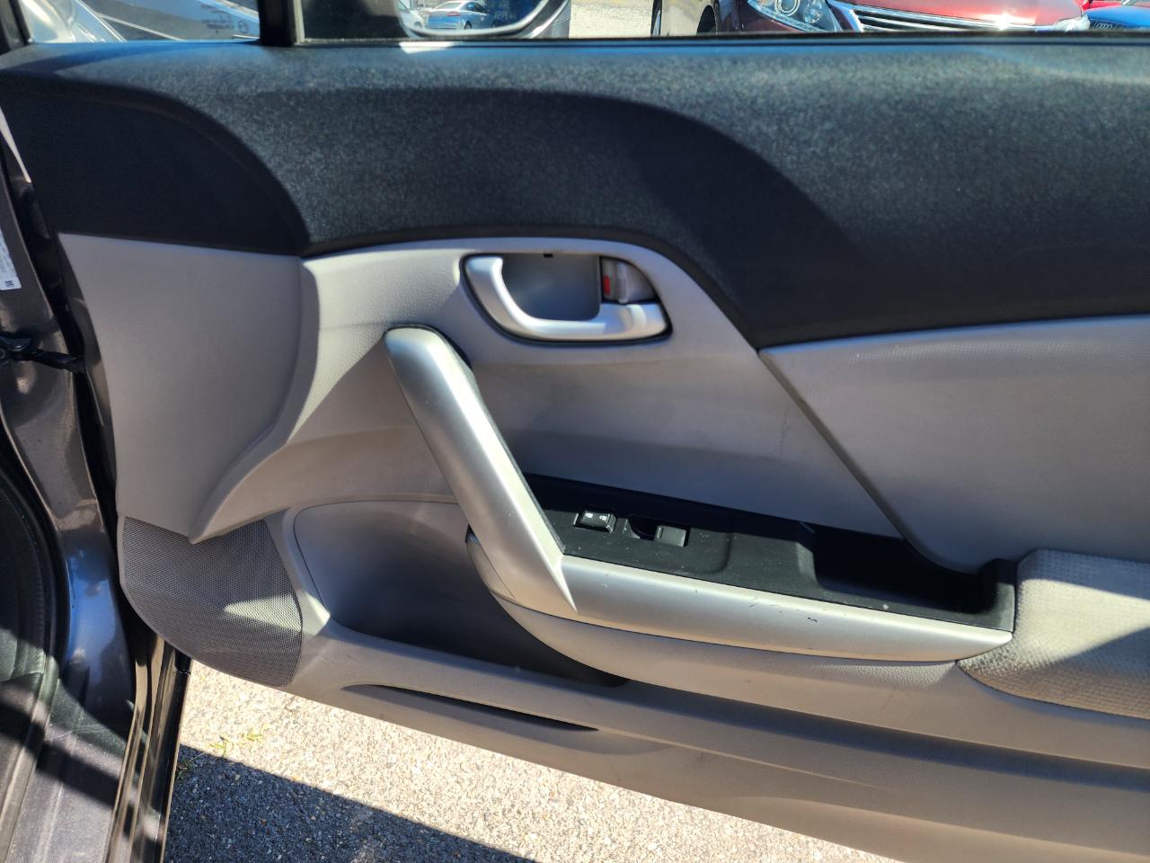 Honda Civic LX Coupe 5-Speed AT 2012