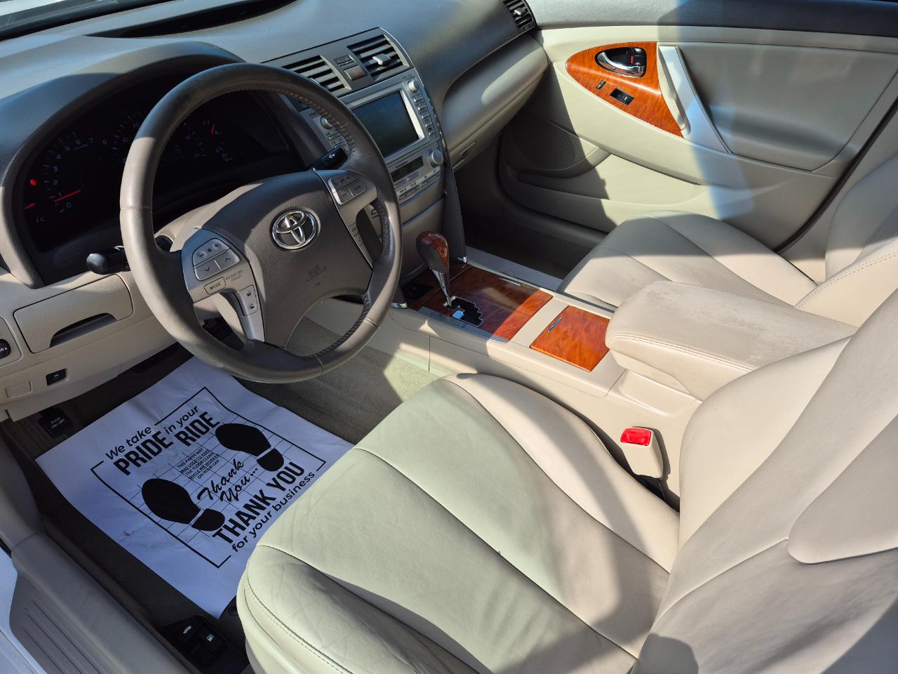 Toyota Camry XLE 4D Sedan 2011