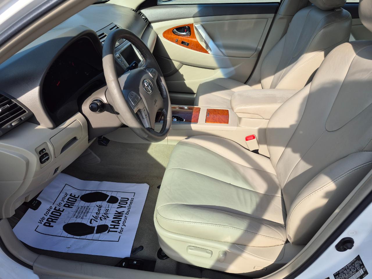 Toyota Camry XLE 4D Sedan 2011