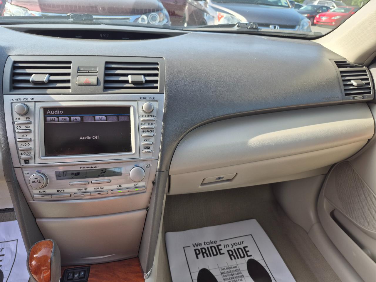 Toyota Camry XLE 4D Sedan 2011