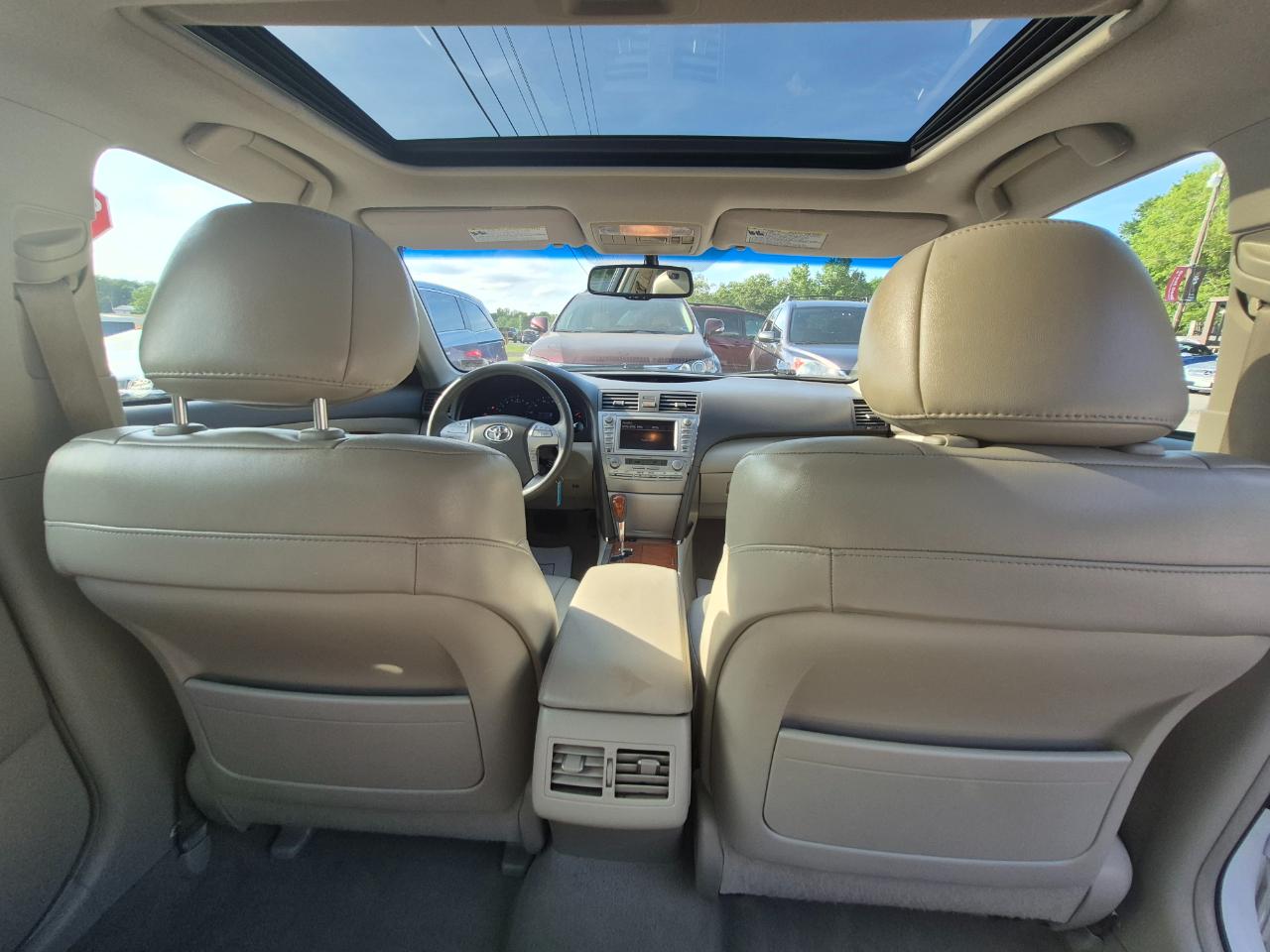 Toyota Camry XLE 4D Sedan 2011