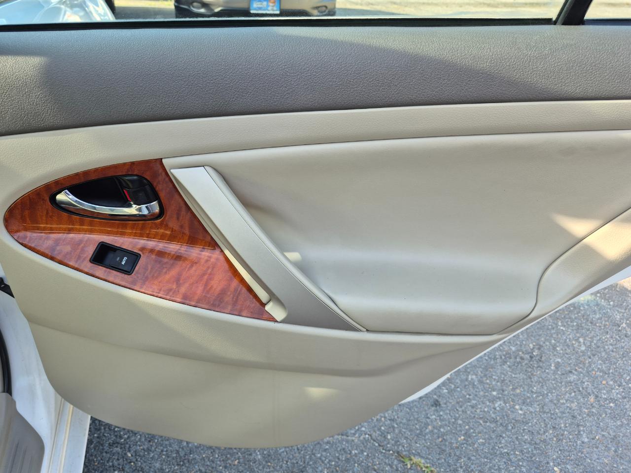 Toyota Camry XLE 4D Sedan 2011