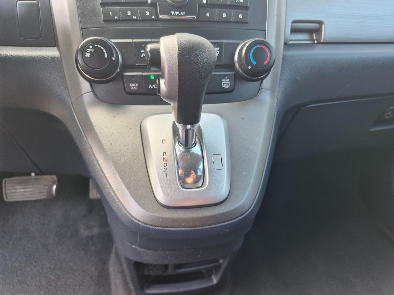 Honda CR-V SE 4WD 5-Speed AT 2011