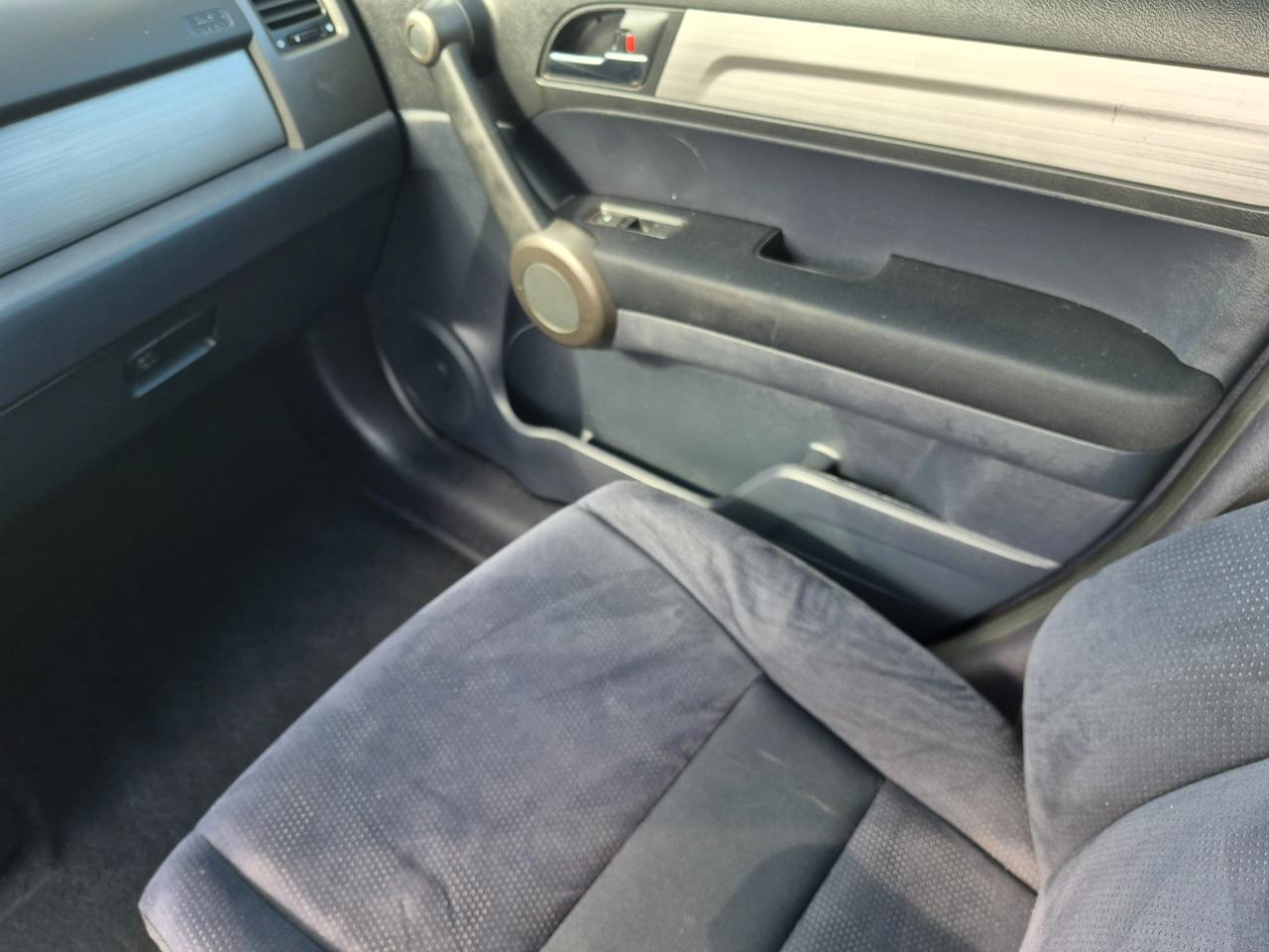 Honda CR-V SE 4WD 5-Speed AT 2011