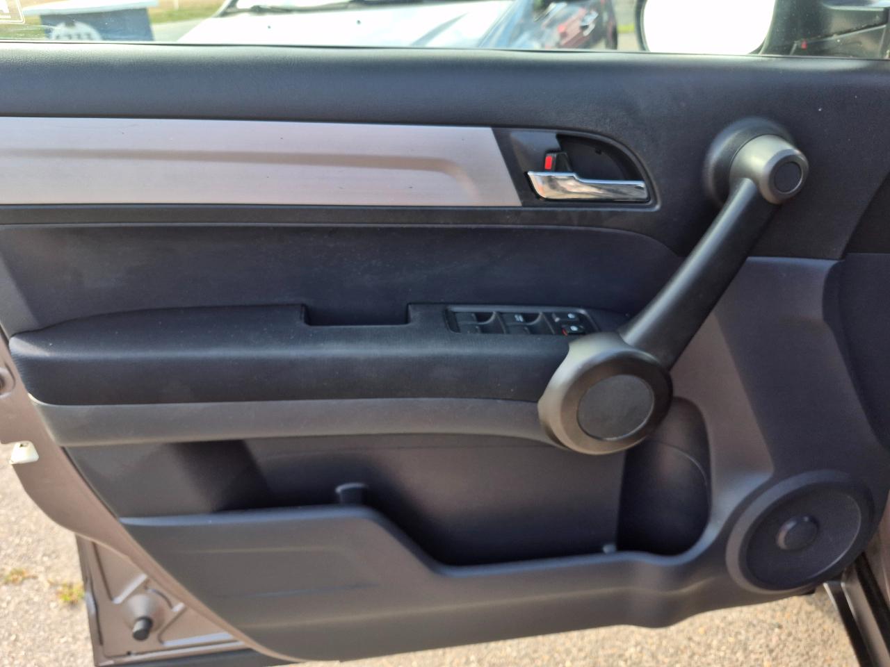 Honda CR-V SE 4WD 5-Speed AT 2011