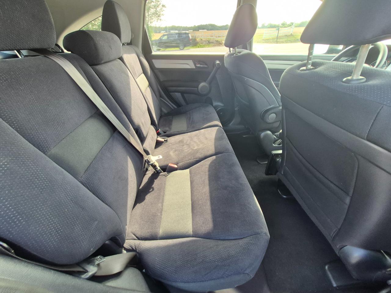 Honda CR-V SE 4WD 5-Speed AT 2011