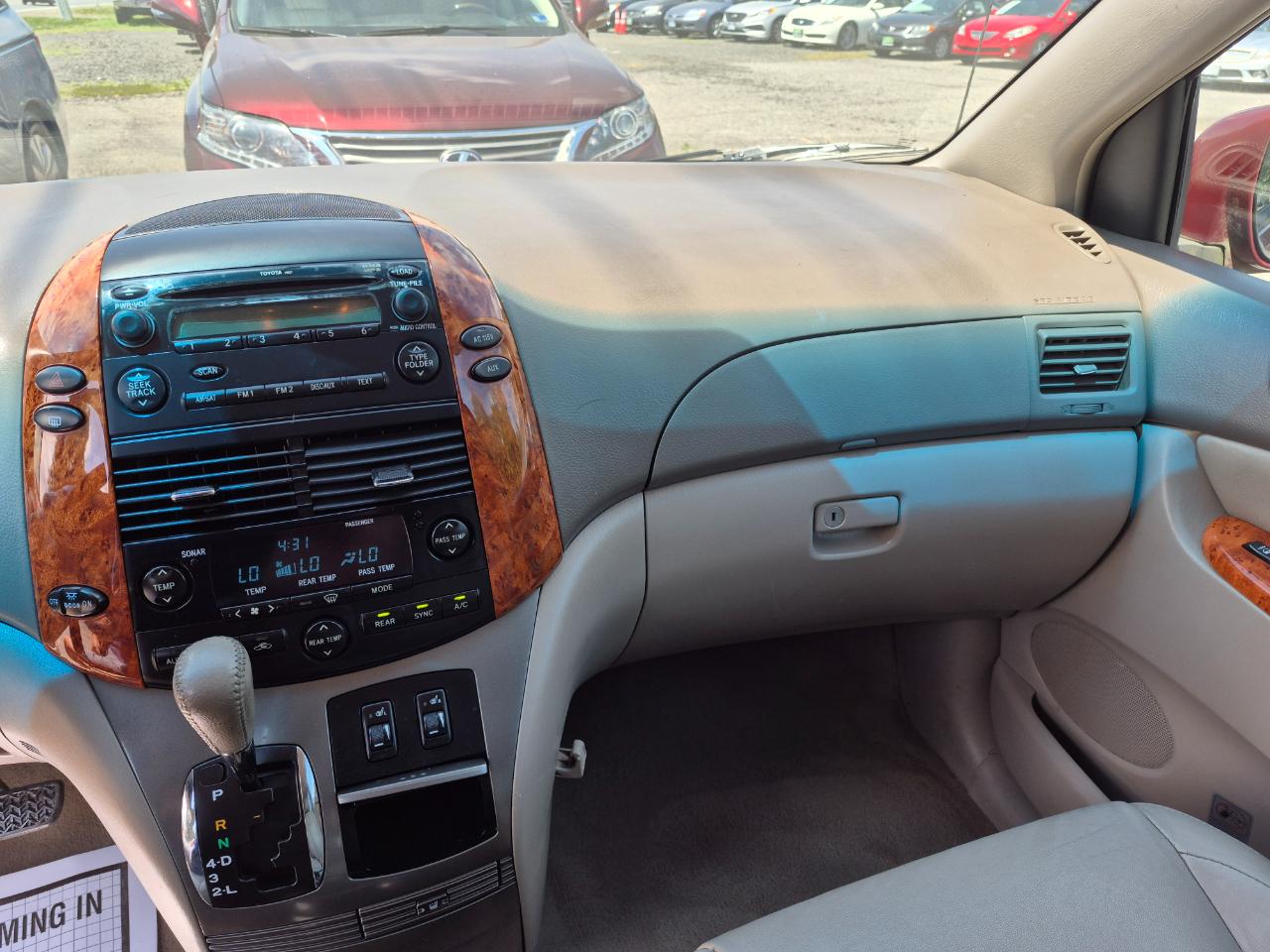 Toyota Sienna XLE Limited FWD 2008
