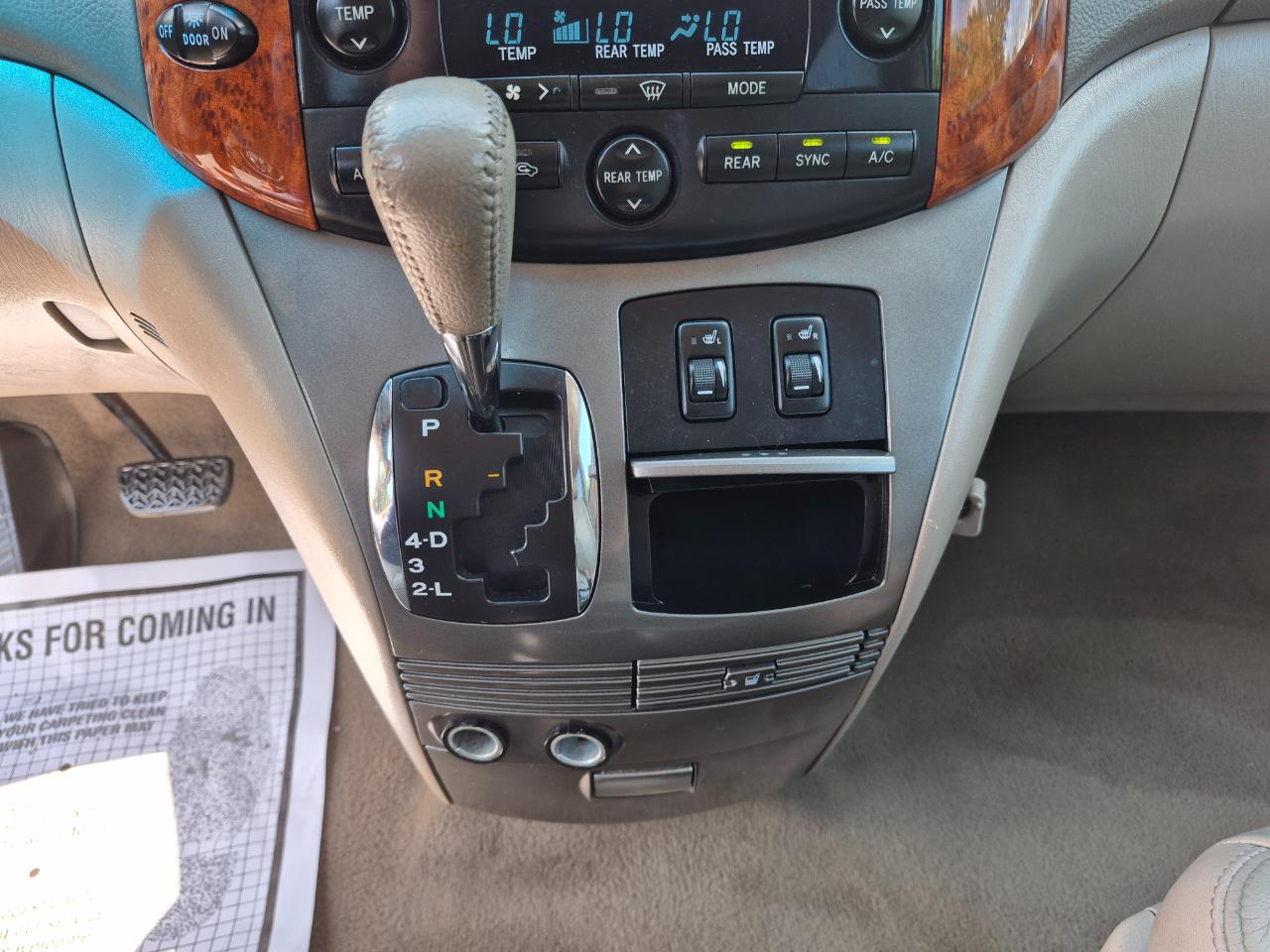 Toyota Sienna XLE Limited FWD 2008