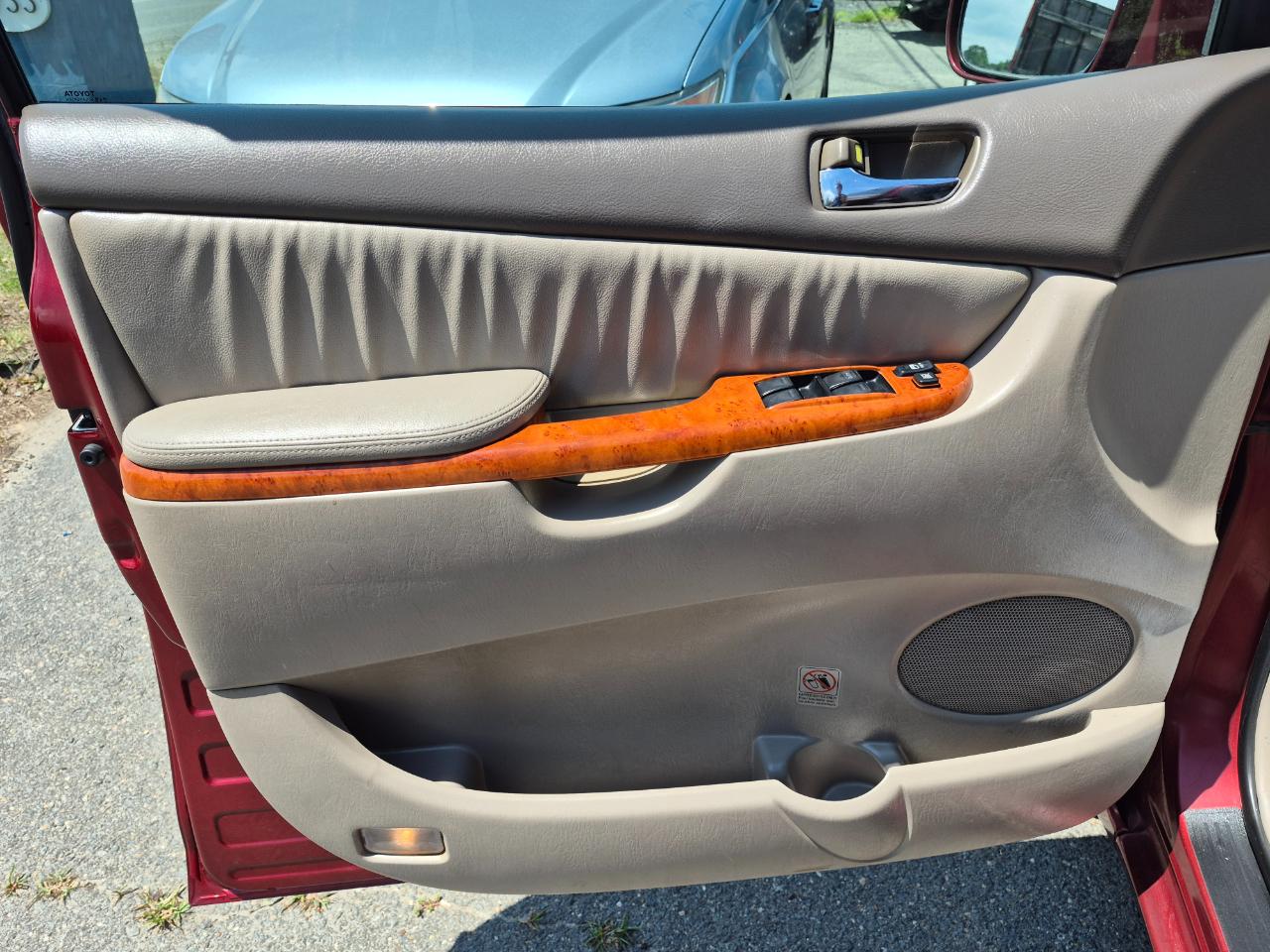 Toyota Sienna XLE Limited FWD 2008