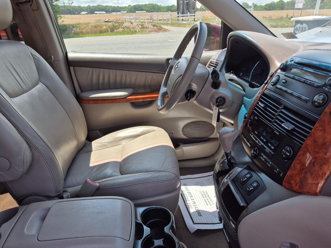 Toyota Sienna XLE Limited FWD 2008