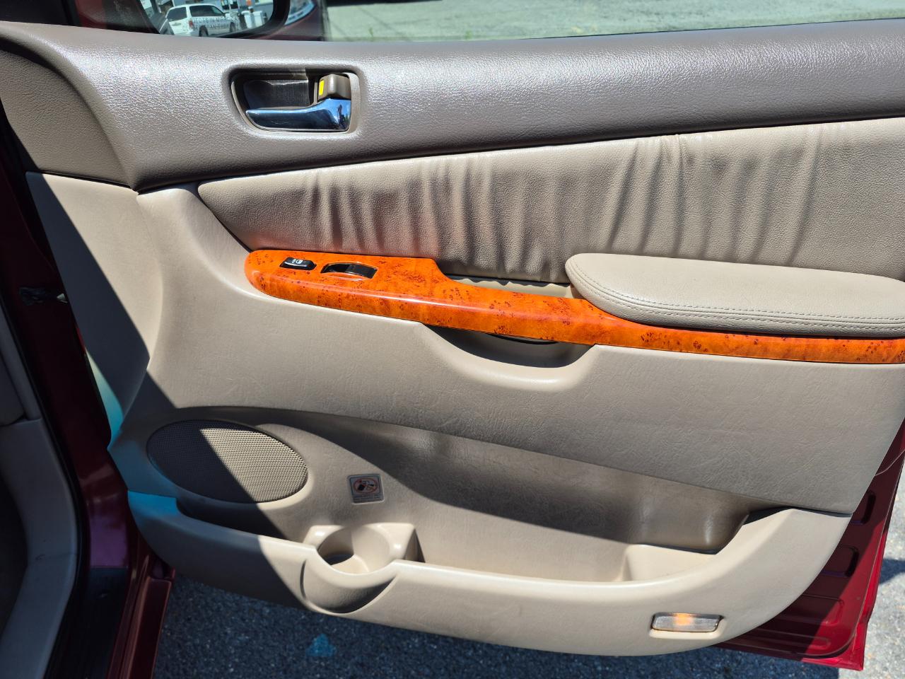 Toyota Sienna XLE Limited FWD 2008