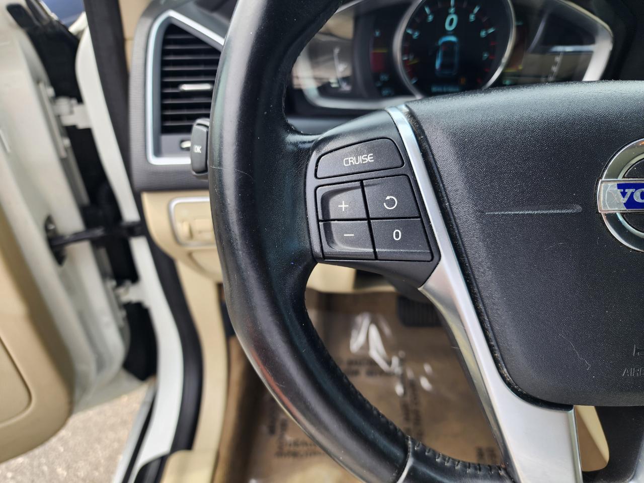 Volvo XC60 AWD 4dr 3.2L Premier Plus 2015